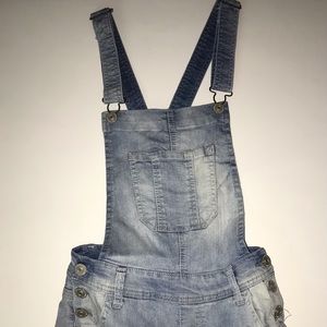 𝑗𝑢𝑛𝑖𝑜𝑟𝑠 Wallflower Denim Overalls